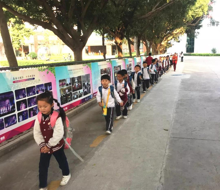 守滿園芳菲，護(hù)一校平安——學(xué)校師生家長值日工作略影