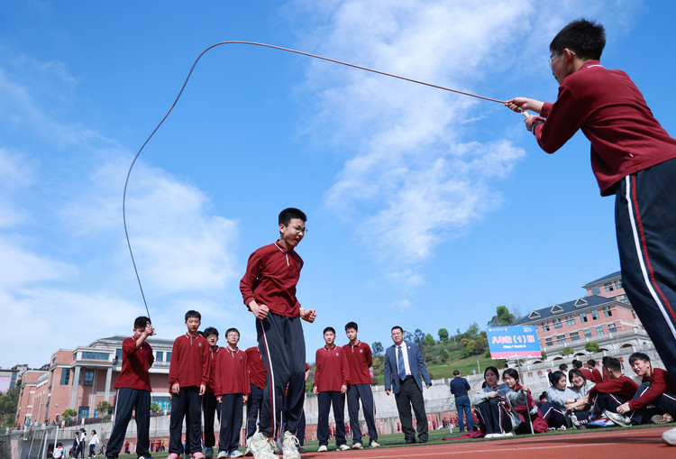 青春飛揚(yáng)，當(dāng)“燃”不讓——重慶市遠(yuǎn)恒佳學(xué)校2024年春第二屆趣味運(yùn)動(dòng)會(huì)精彩回顧